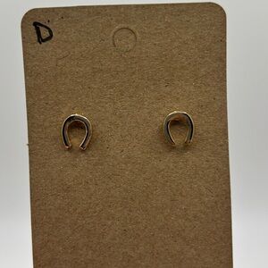 ✨5/$25✨ Gold Horseshoe Stud Earrings